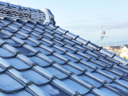 鬼瓦漆喰と縦ラバー